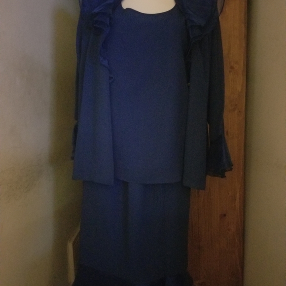 3 PC formal skirt set - Picture 3 of 6